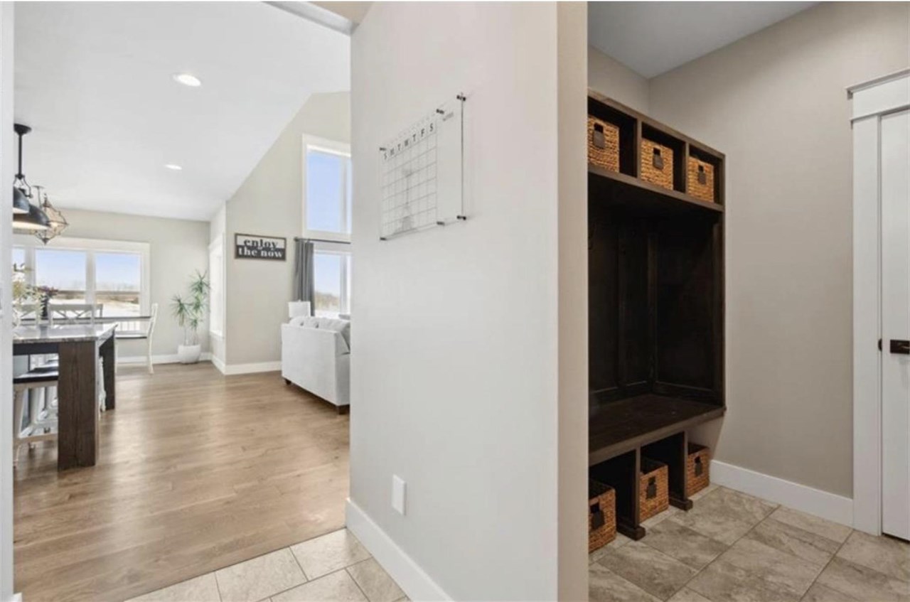 9174 207th Avenue Anamosa IA 52205