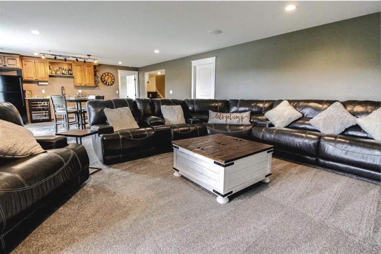 9174 207th Avenue Anamosa IA 52205