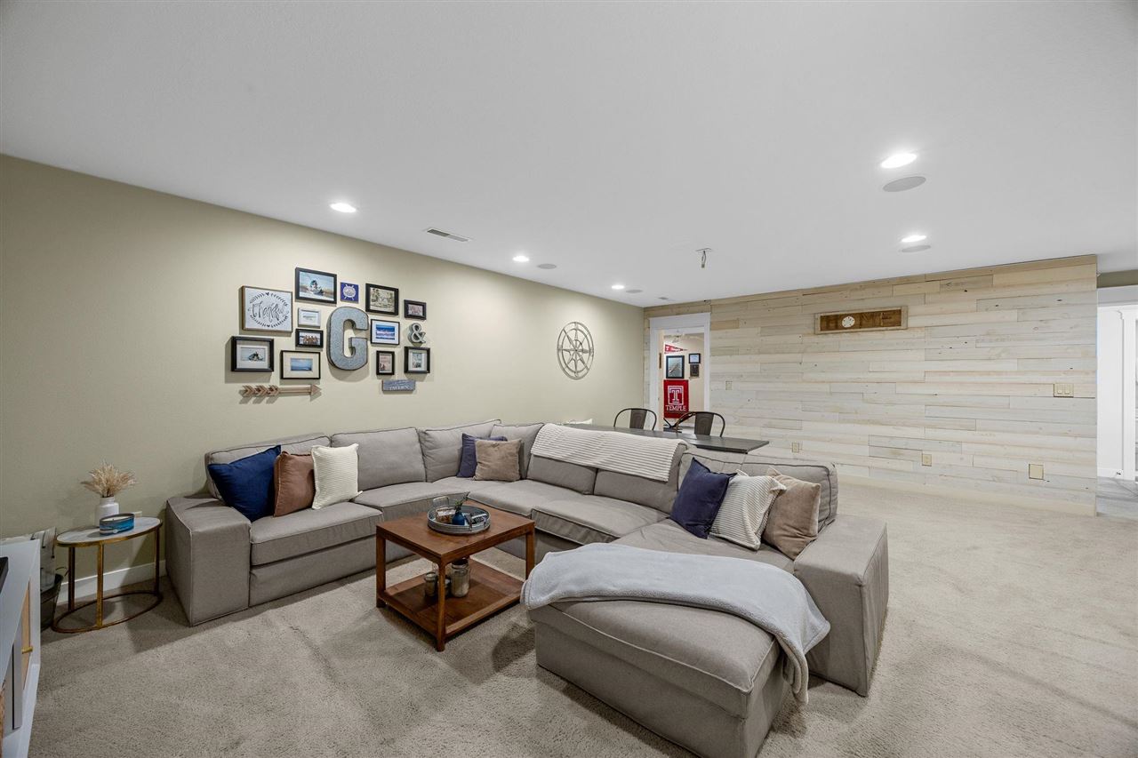 2861 Diamond Mil Lane Coralville IA 52241