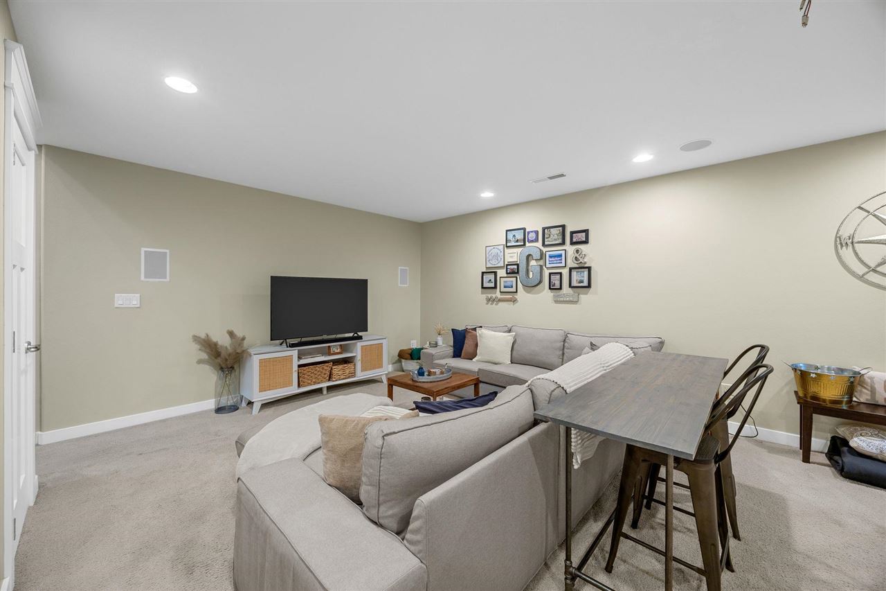 2861 Diamond Mil Lane Coralville IA 52241