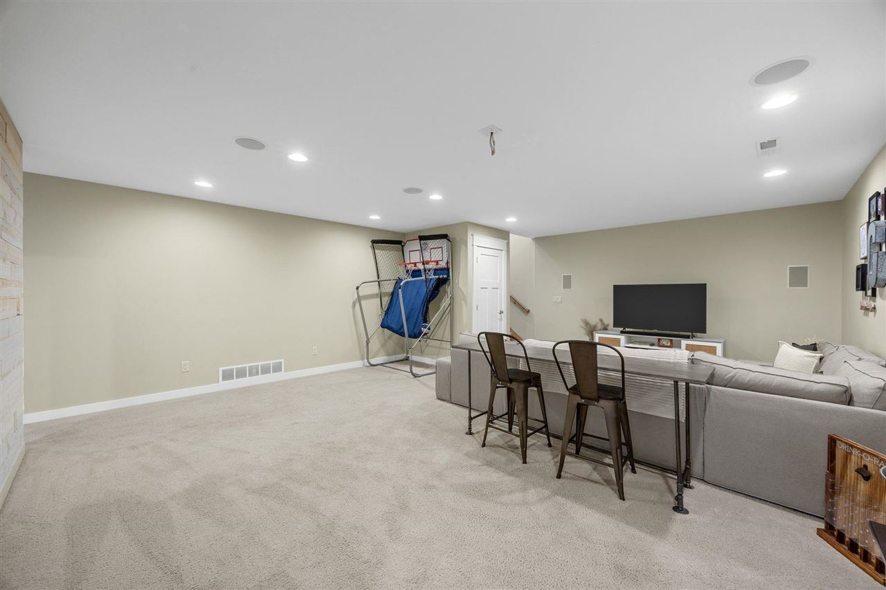 2861 Diamond Mil Lane Coralville IA 52241