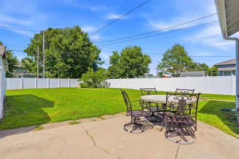 408 E 2nd Street Washington IA 52353