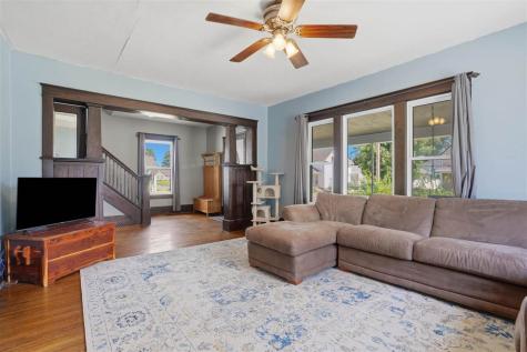408 E 2nd Street Washington IA 52353