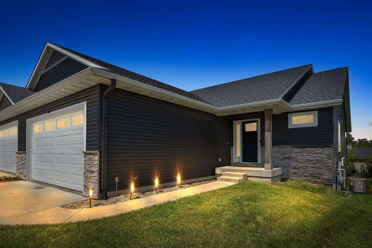 Tiffin IA, 1302 Legend Drive