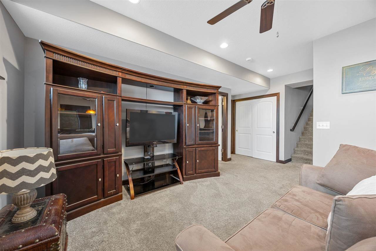 1106 Wildcat Lane Iowa City IA 52246
