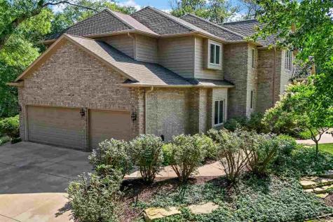 3004 Forest Gate Circle NE Iowa City IA 52240
