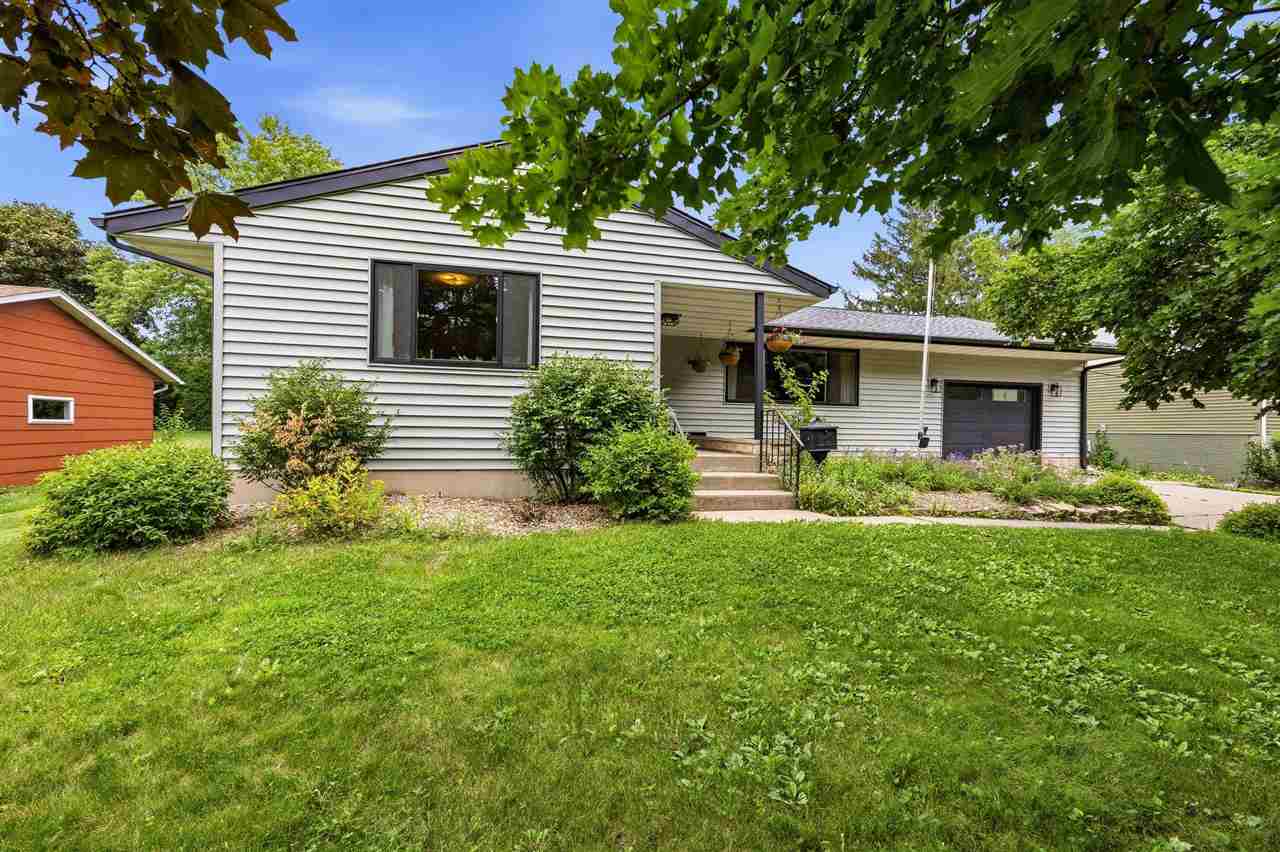 225 8th Street NW Mt Vernon IA 52314