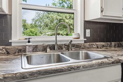 225 8th Street NW Mt Vernon IA 52314