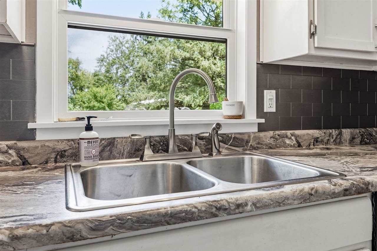 225 8th Street NW Mt Vernon IA 52314