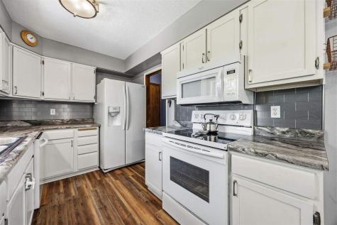 225 8th Street NW Mt Vernon IA 52314