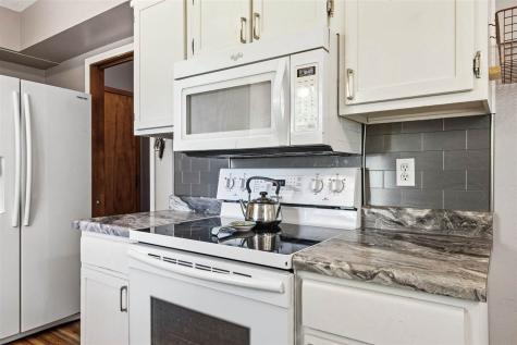225 8th Street NW Mt Vernon IA 52314