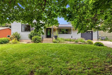 225 8th Street NW Mt Vernon IA 52314