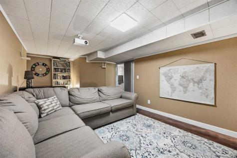 225 8th Street NW Mt Vernon IA 52314