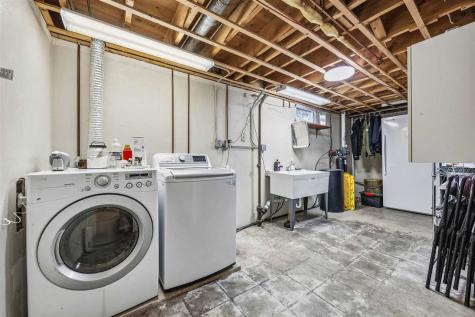 225 8th Street NW Mt Vernon IA 52314