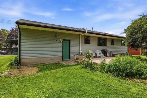 225 8th Street NW Mt Vernon IA 52314