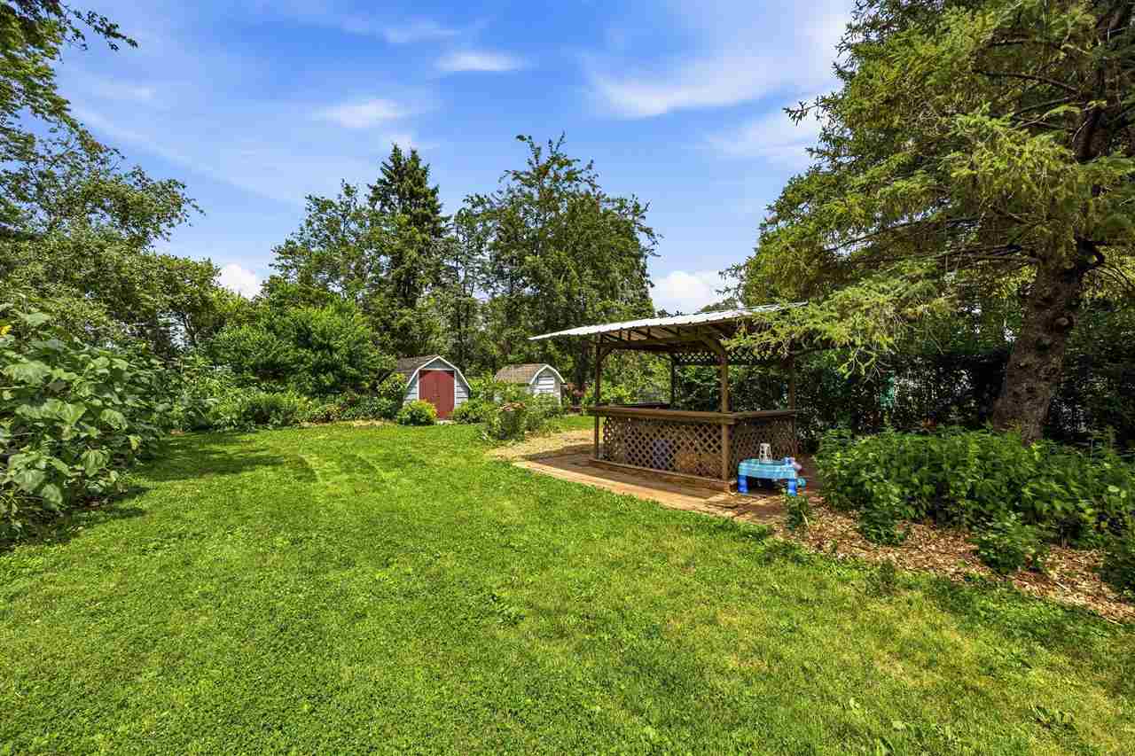 225 8th Street NW Mt Vernon IA 52314