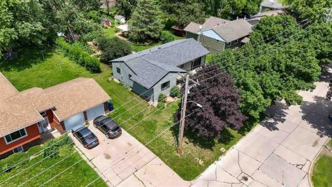 225 8th Street NW Mt Vernon IA 52314