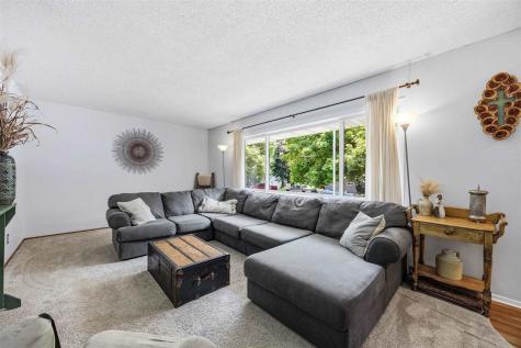 225 8th Street NW Mt Vernon IA 52314