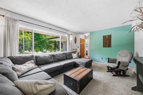 225 8th Street NW Mt Vernon IA 52314
