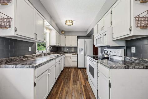 225 8th Street NW Mt Vernon IA 52314