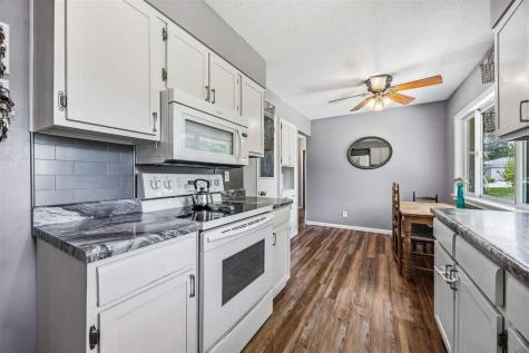 225 8th Street NW Mt Vernon IA 52314