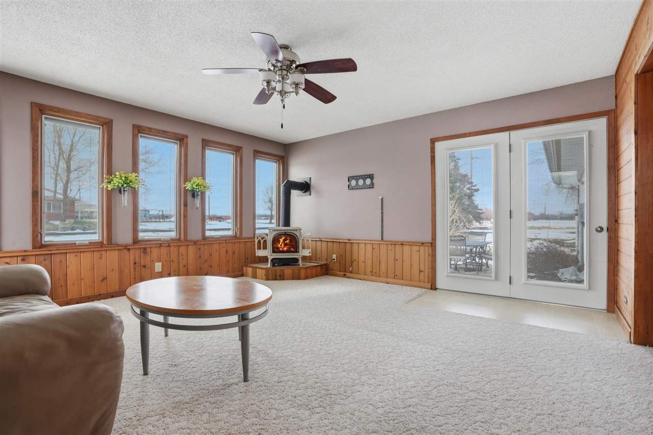 41 Williams Circle Hills IA 52235