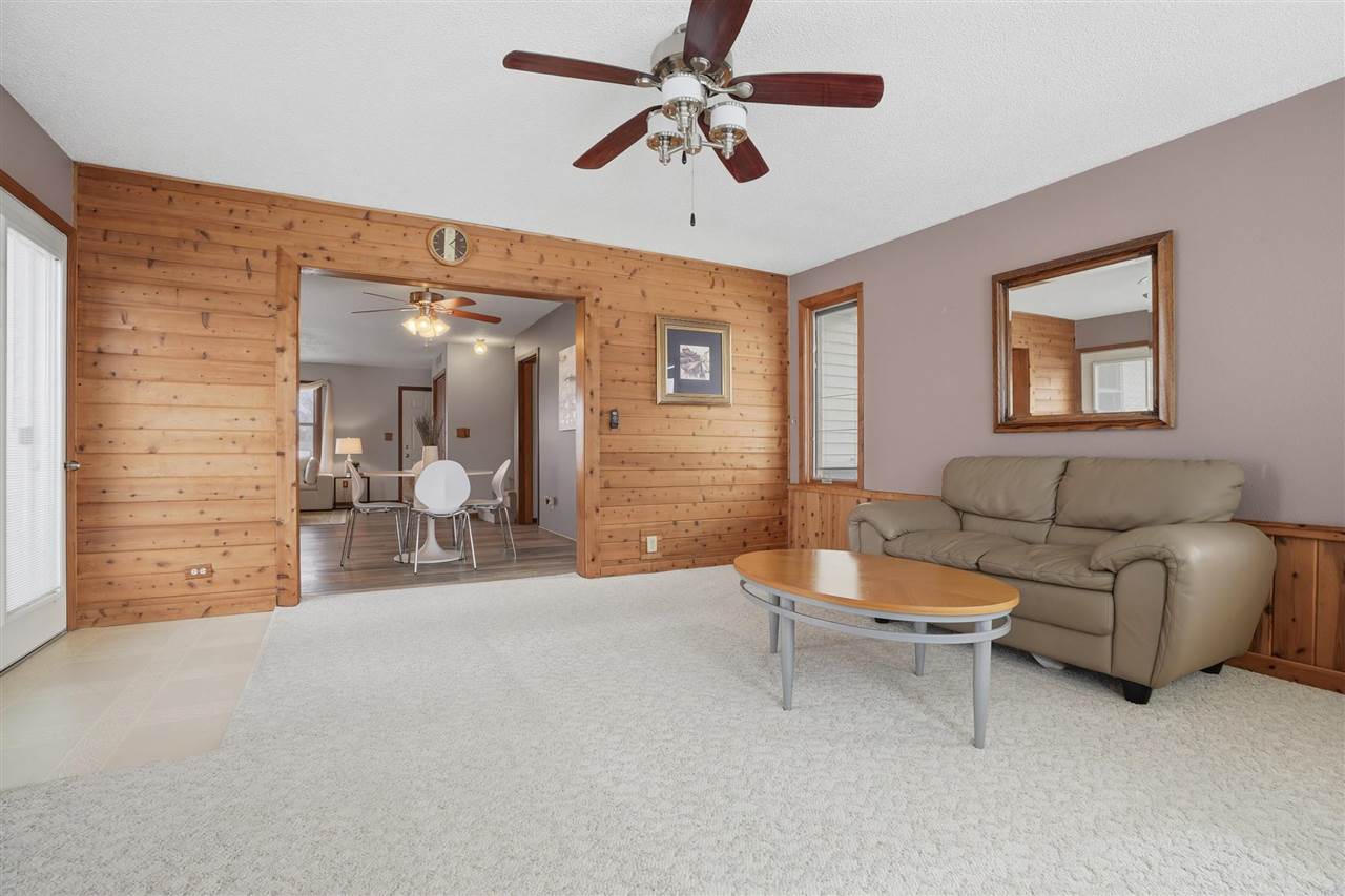 41 Williams Circle Hills IA 52235