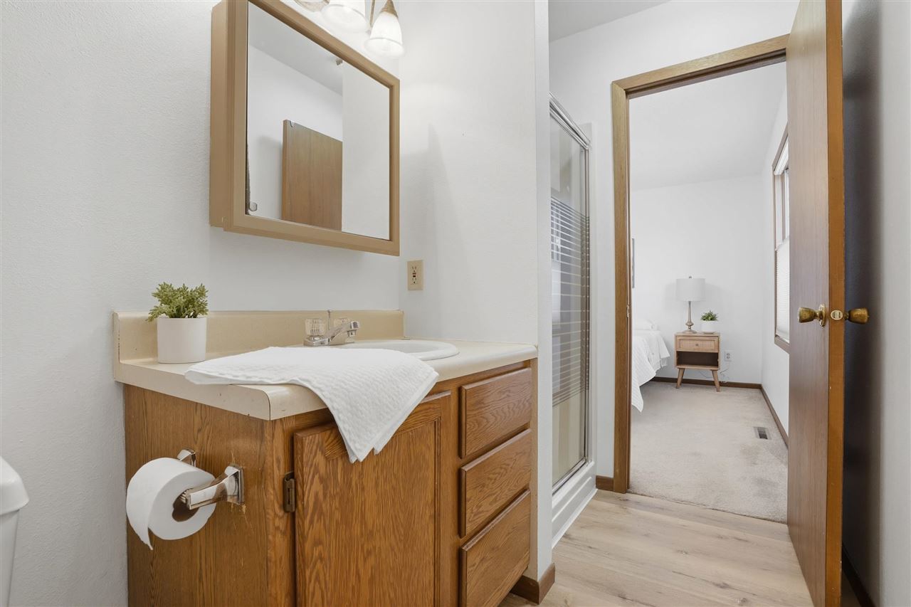 41 Williams Circle Hills IA 52235