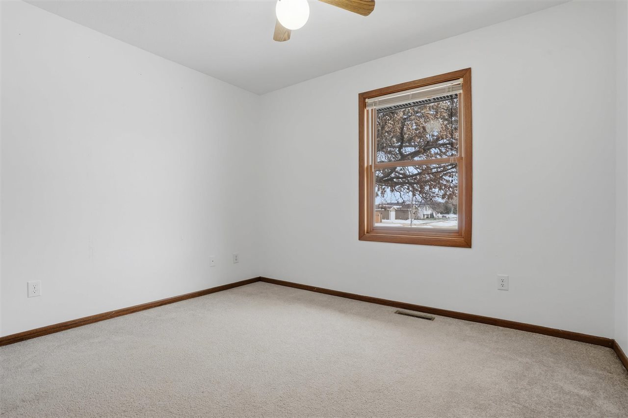 41 Williams Circle Hills IA 52235