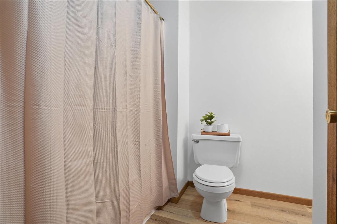 41 Williams Circle Hills IA 52235