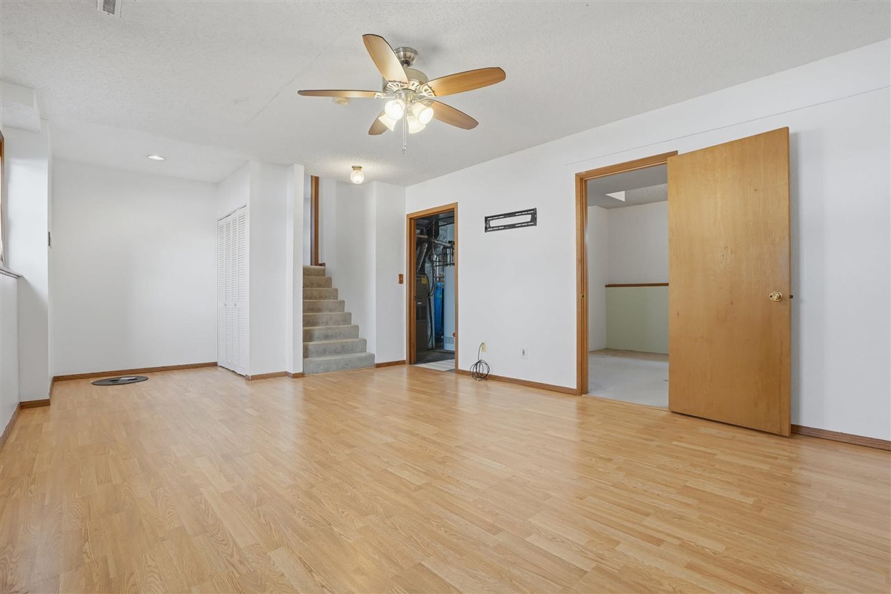 41 Williams Circle Hills IA 52235