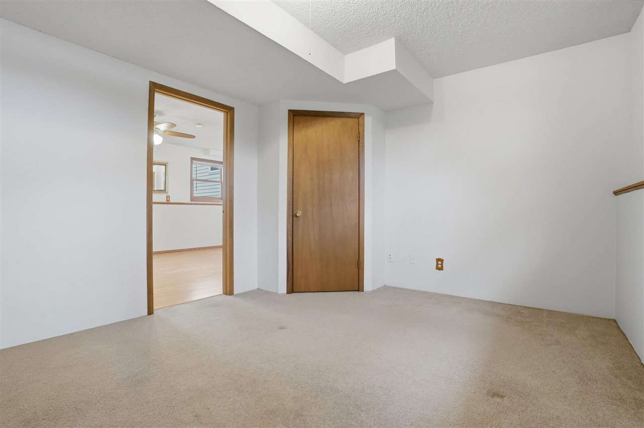 41 Williams Circle Hills IA 52235