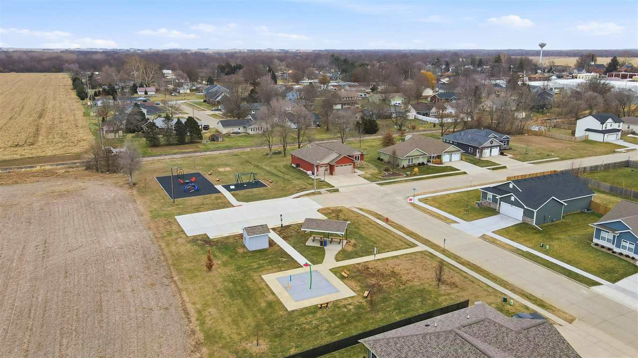41 Williams Circle Hills IA 52235