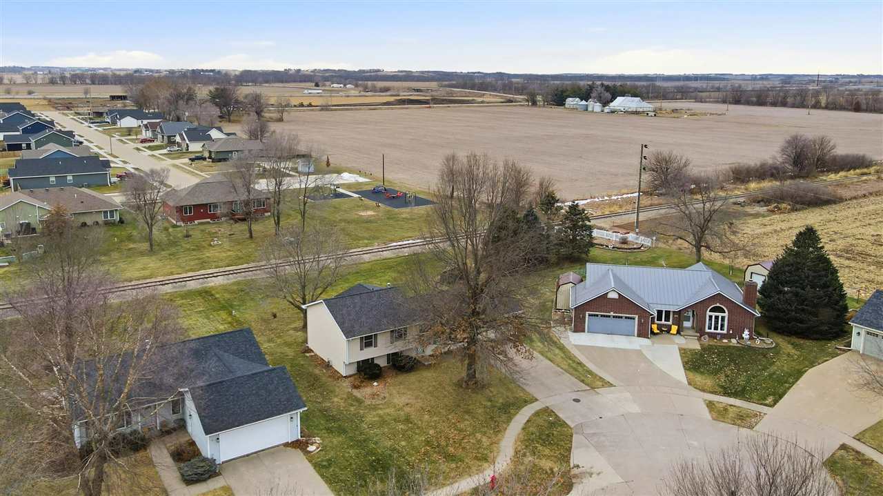 41 Williams Circle Hills IA 52235