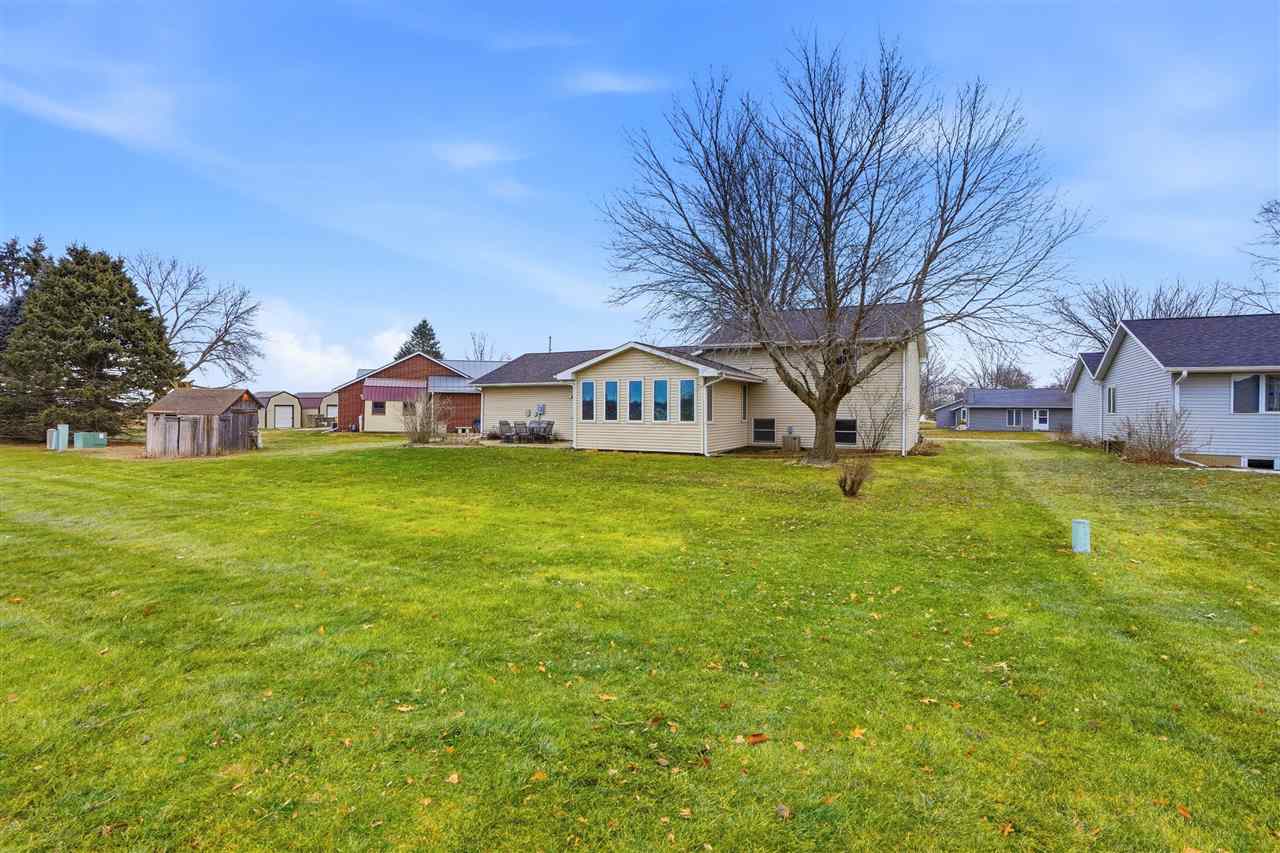 41 Williams Circle Hills IA 52235