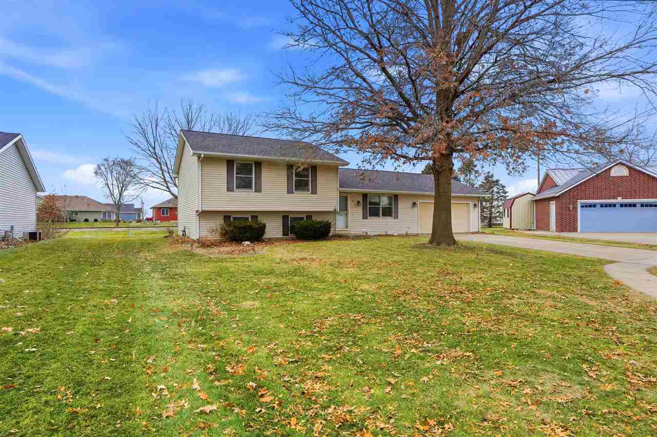 41 Williams Circle Hills IA 52235