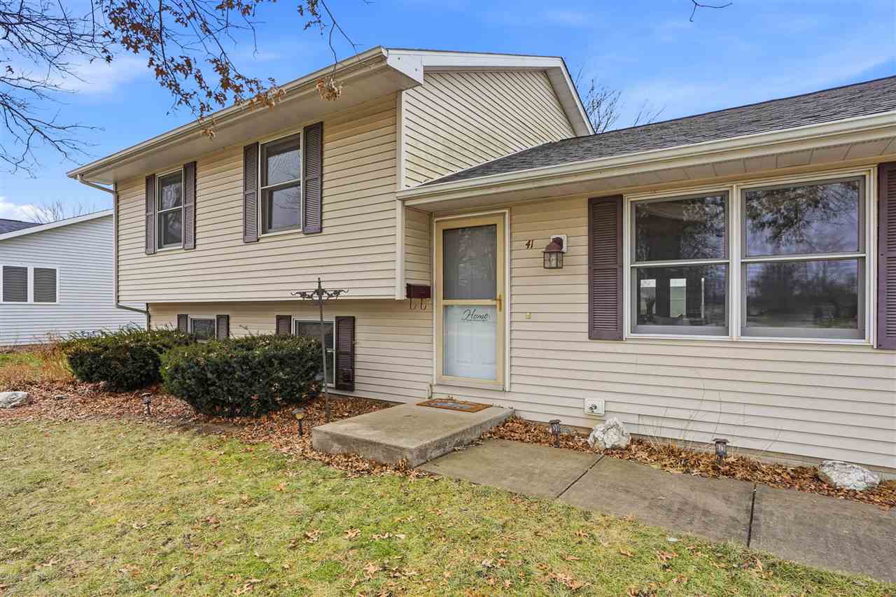 41 Williams Circle Hills IA 52235