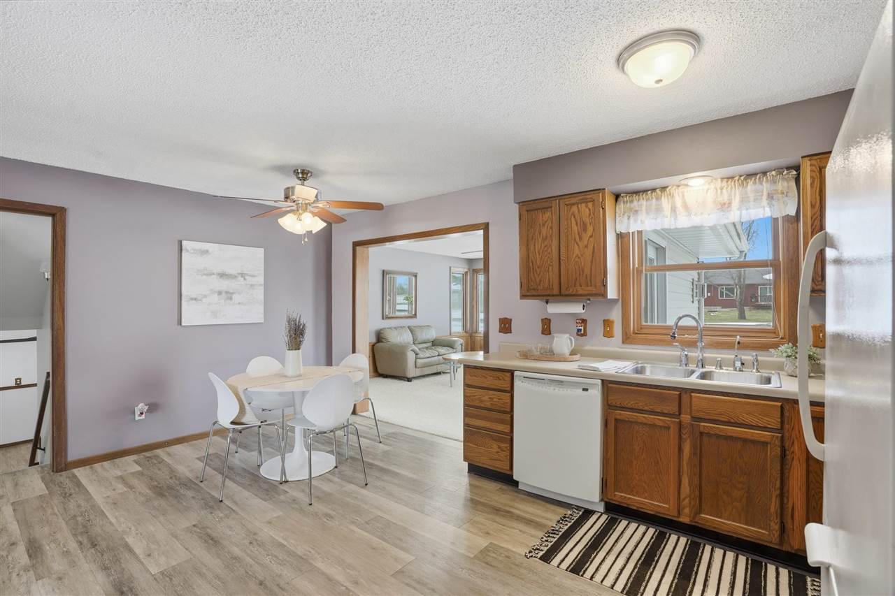 41 Williams Circle Hills IA 52235