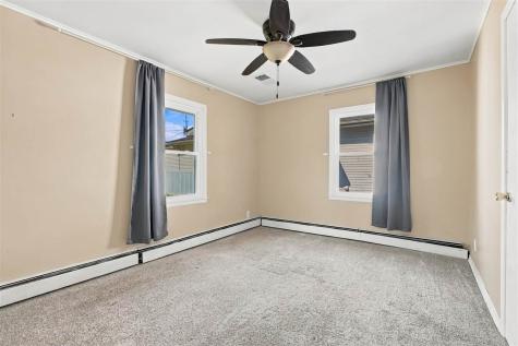1035 N 6th Avenue Washington IA 52353