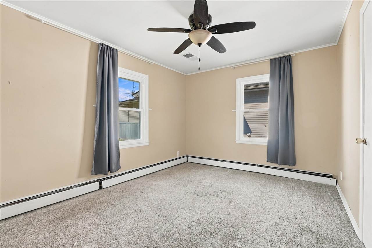 1035 N 6th Avenue Washington IA 52353