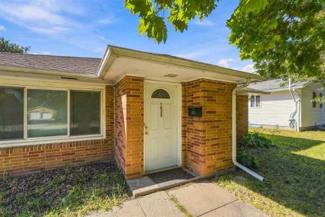 1035 N 6th Avenue Washington IA 52353