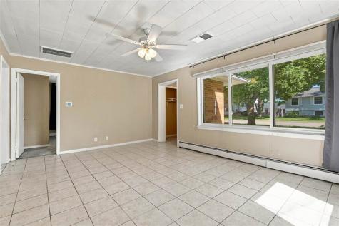 1035 N 6th Avenue Washington IA 52353