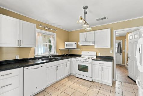 1035 N 6th Avenue Washington IA 52353