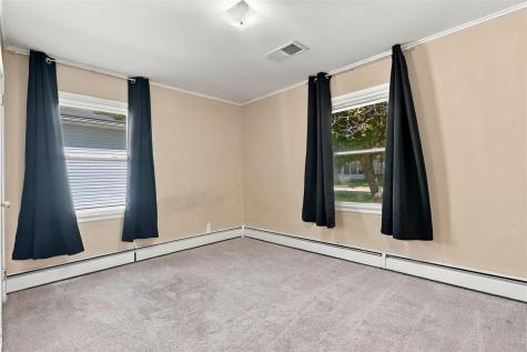 1035 N 6th Avenue Washington IA 52353