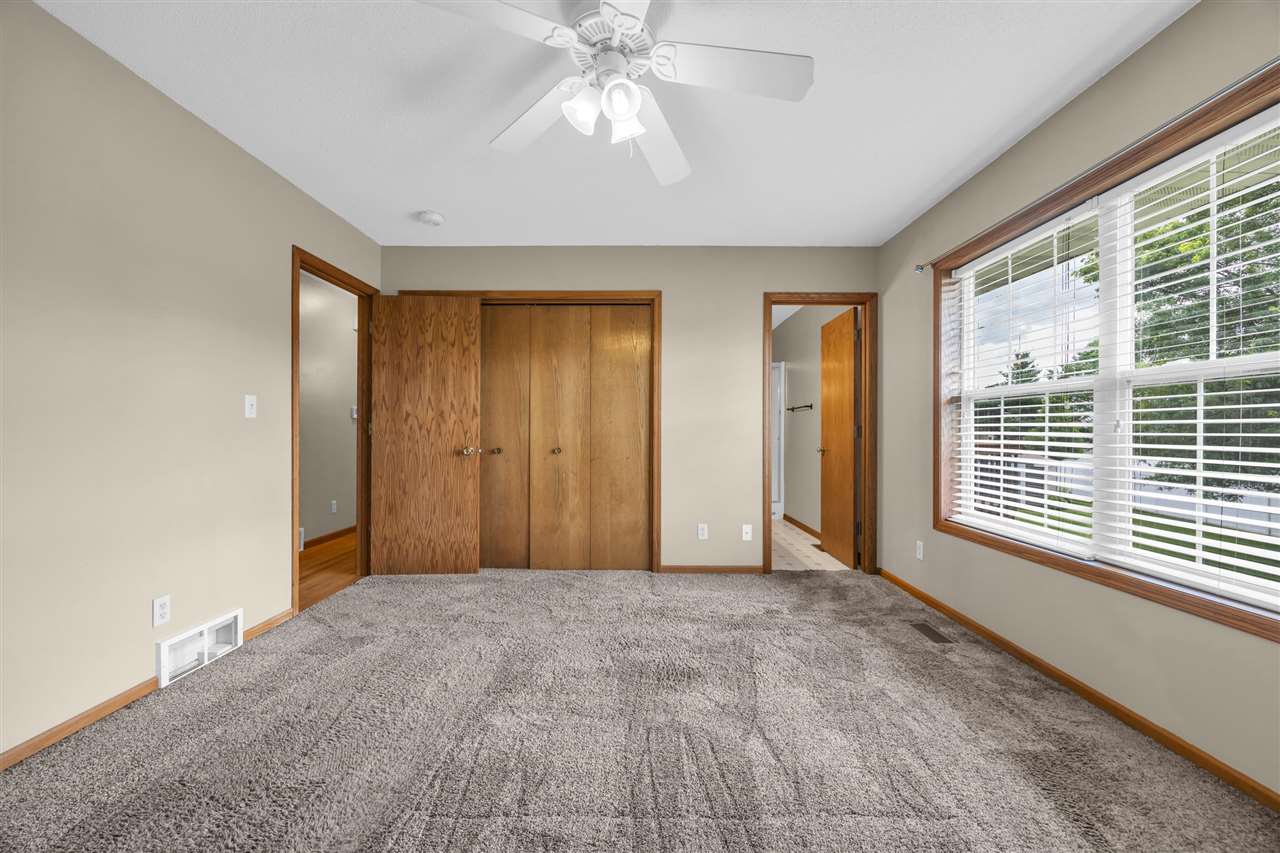 755 Deerfield Drive Marion IA 52302