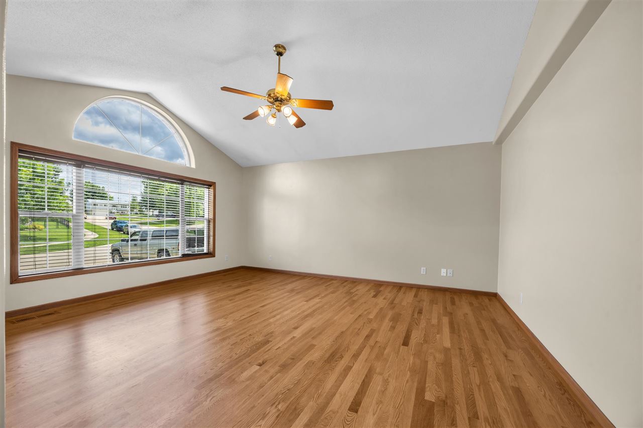 755 Deerfield Drive Marion IA 52302