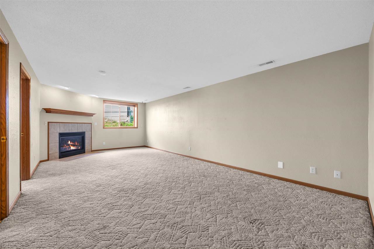 755 Deerfield Drive Marion IA 52302