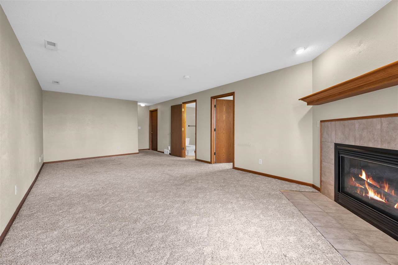 755 Deerfield Drive Marion IA 52302