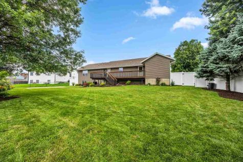 755 Deerfield Drive Marion IA 52302