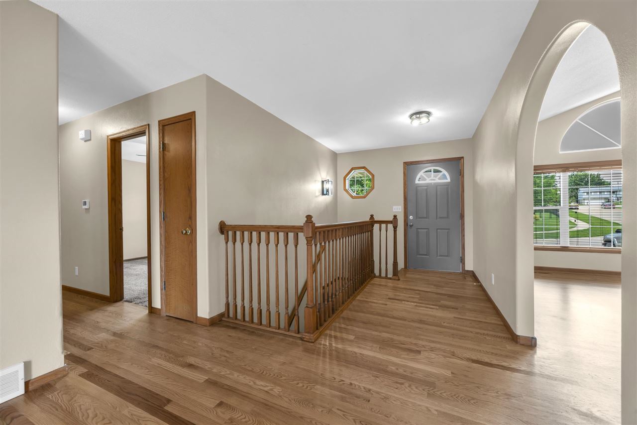 755 Deerfield Drive Marion IA 52302